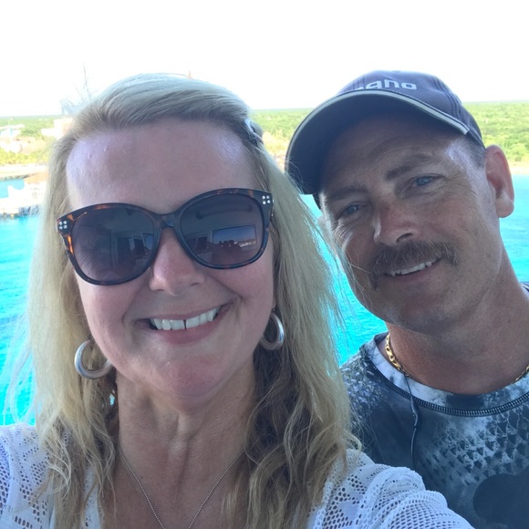 Meet your Posher, Cindy - Picture 7 of 8